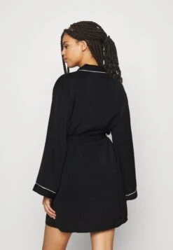 Anna Field Amanda Satin Dressing Gown - Badjas - Black -Moda Verkoop 2ed7ad8212184e4ca1dc1b97ba75f567