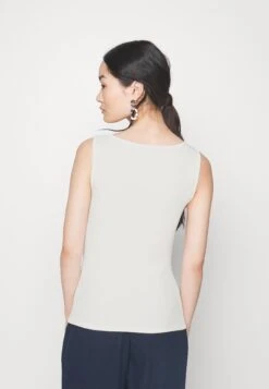 Top - Off-White 9 Top - Off-White -Moda Verkoop a67c373bf64e47cf9531ee5072257d33